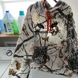 Cabela’s Woodlands Camo Men’s Hoodie